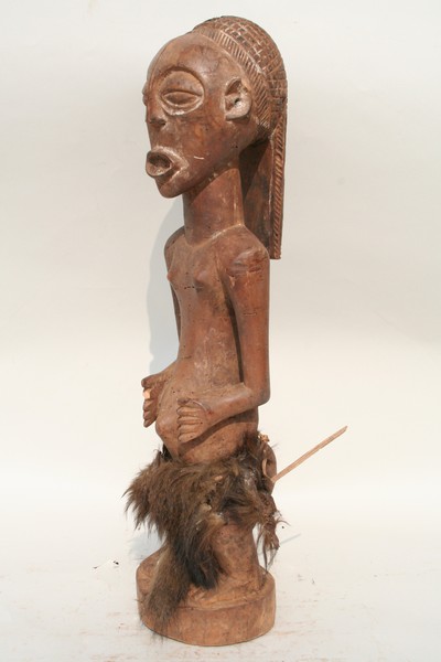 Tumbwe(statue), d`afrique : rep.dem.Congo, statuette Tumbwe(statue), masque ancien africain Tumbwe(statue), art du rep.dem.Congo - Art Africain, collection privées Belgique. Statue africaine de la tribu des Tumbwe(statue), provenant du rep.dem.Congo, 1451/1436.Vieille statue Tumbwe, Représentant un homme debout les mains posés sur l